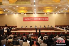 （全国两会）代表王琼讲述老渔民故事 诠释长江十年之变